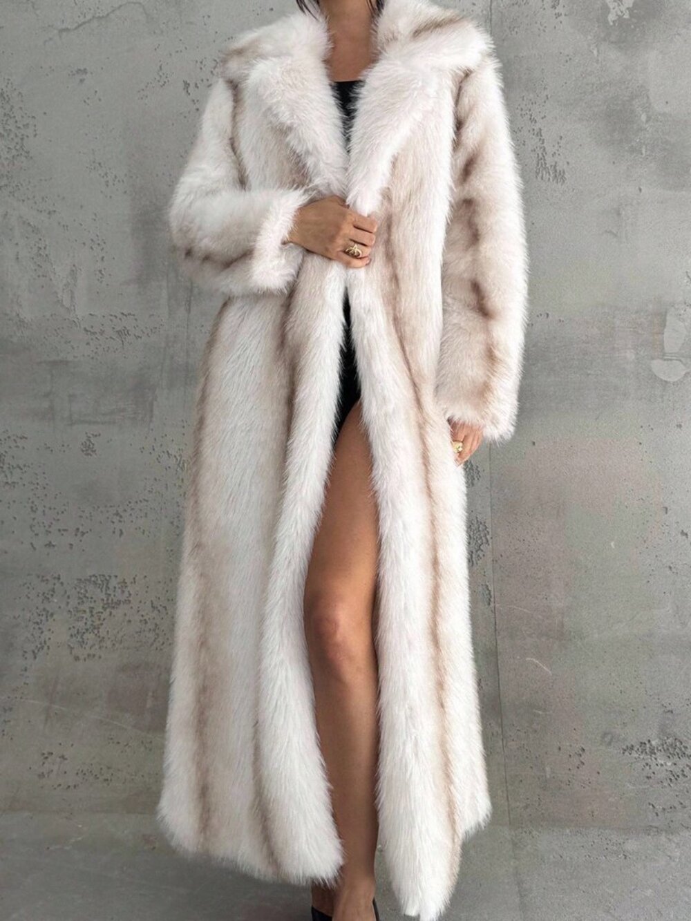 White Casual Women's Elegant Faux Fur Coat - Picture 3 of 8